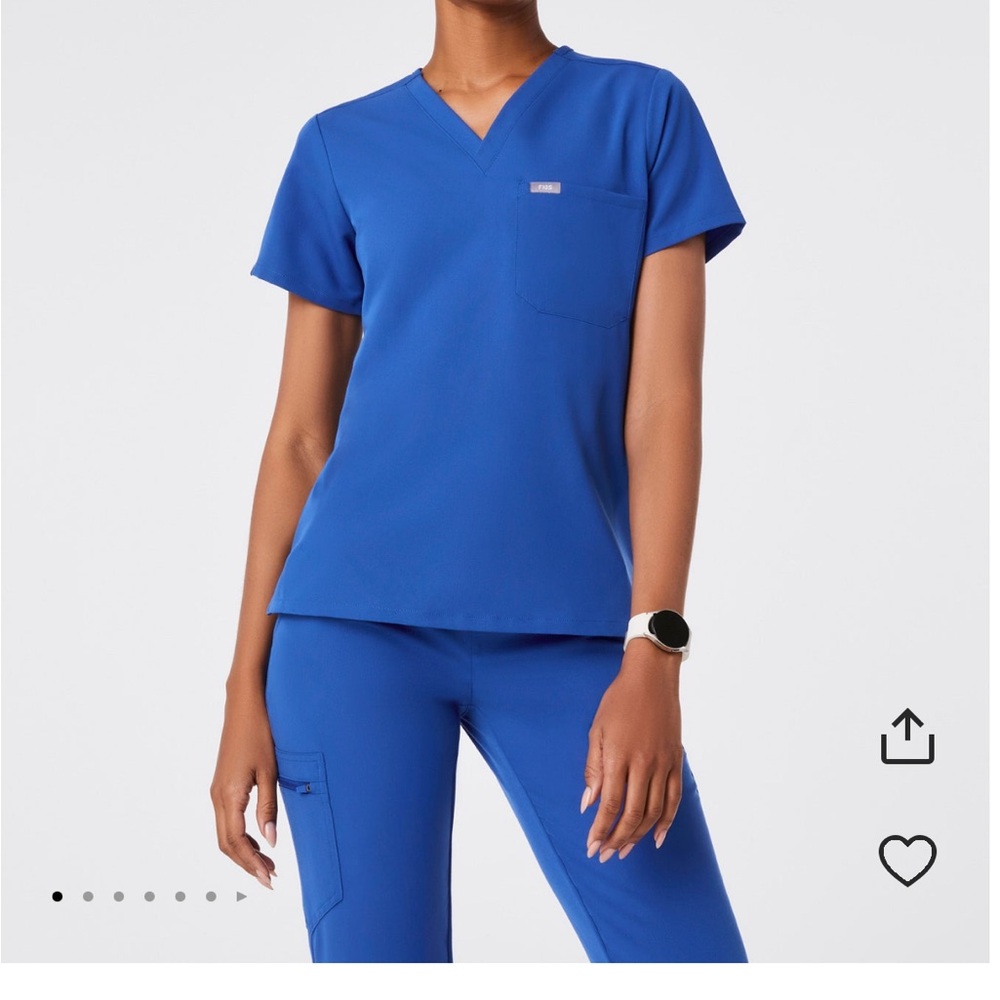 FIGS Catarina One- Pocket Scrub Top. Size: XS Regular